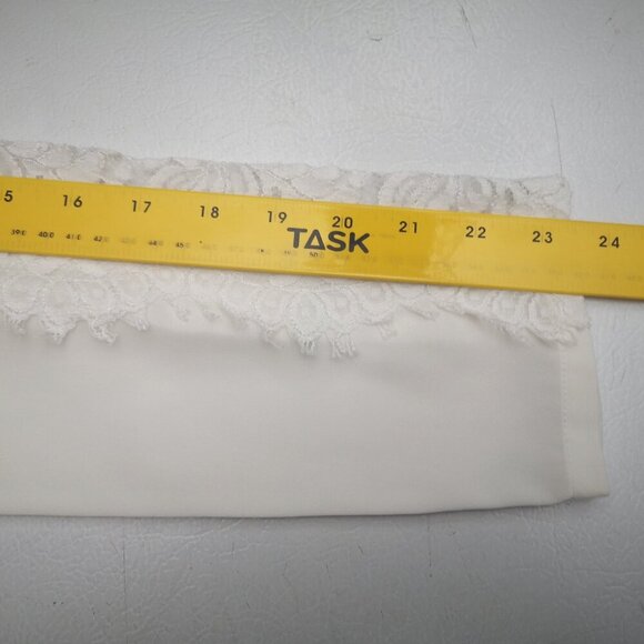 Karen Kane Cream Ladies Size Medium Made in USA Loose Fit Blouse with Lace - Picture 8 of 9